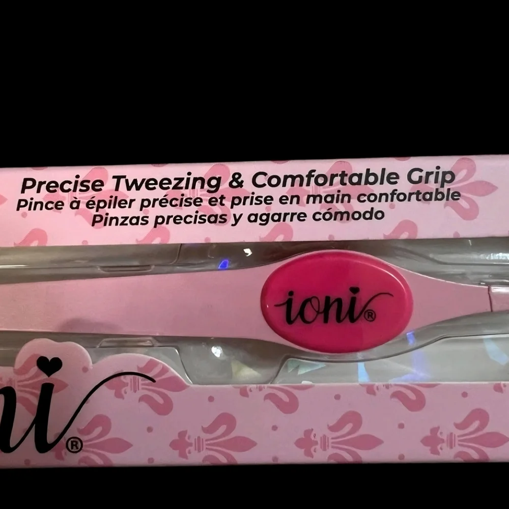 Iconic‎ Pink Precision Tweezers